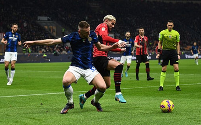  米兰德比战平收场，吉鲁失点成舆论焦点  