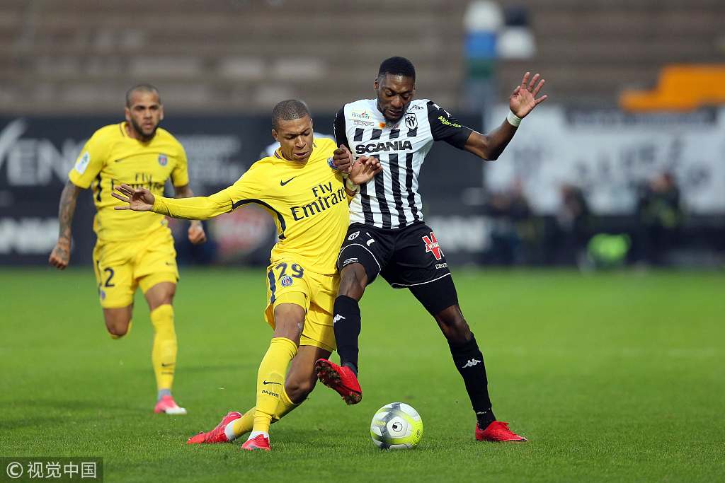  巴黎圣日耳曼客场大胜昂热，姆巴佩双响炮领跑射手榜