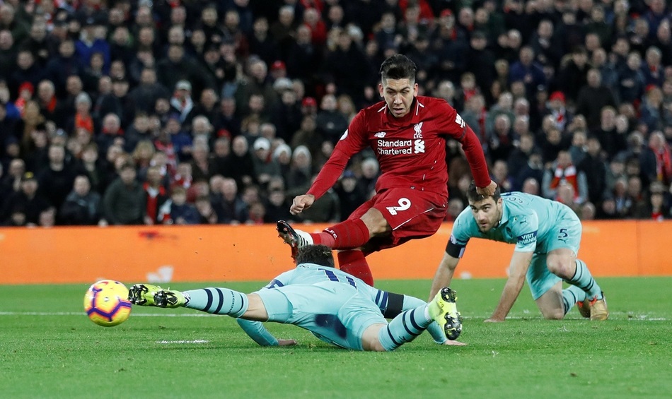  阿森纳客场战平利物浦积分紧咬