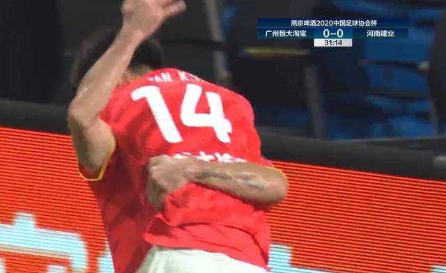  斯图加特锋线双星连线，默契配合撕破对手防线